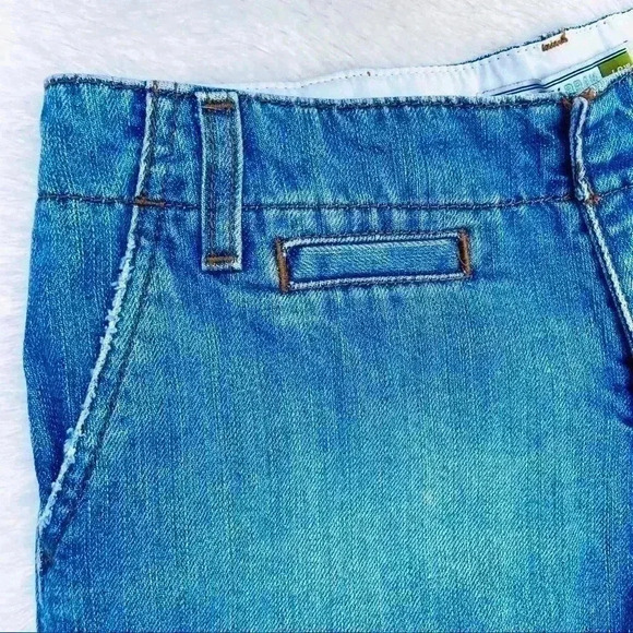 Old Navy Med Wash “70’s Style” Denim Jean Shorts - Picture 3 of 11